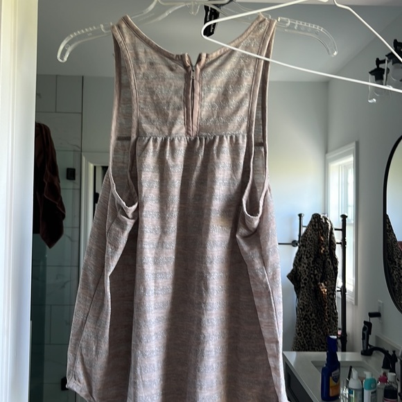 Tank top - Picture 2 of 3